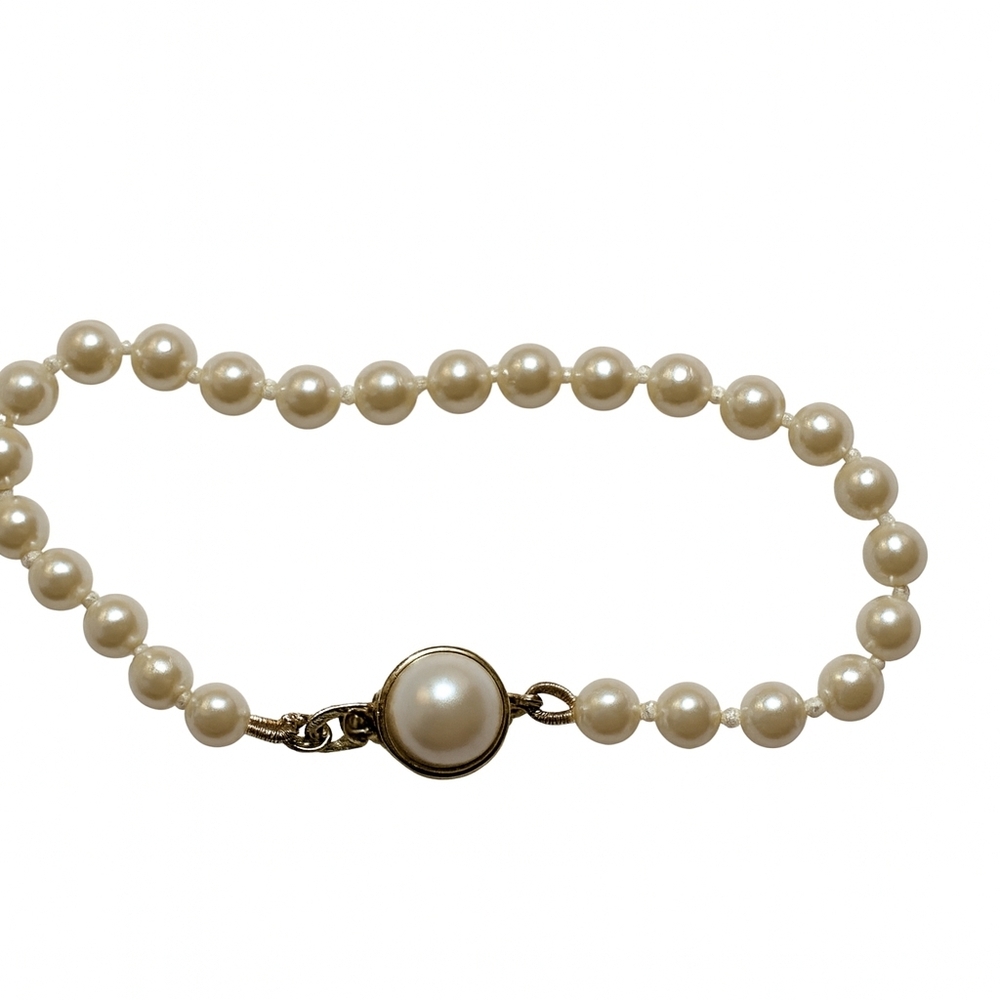 Vintage CAROLEE Faux Pearl Bracelet – Gold-Tone Box Clasp